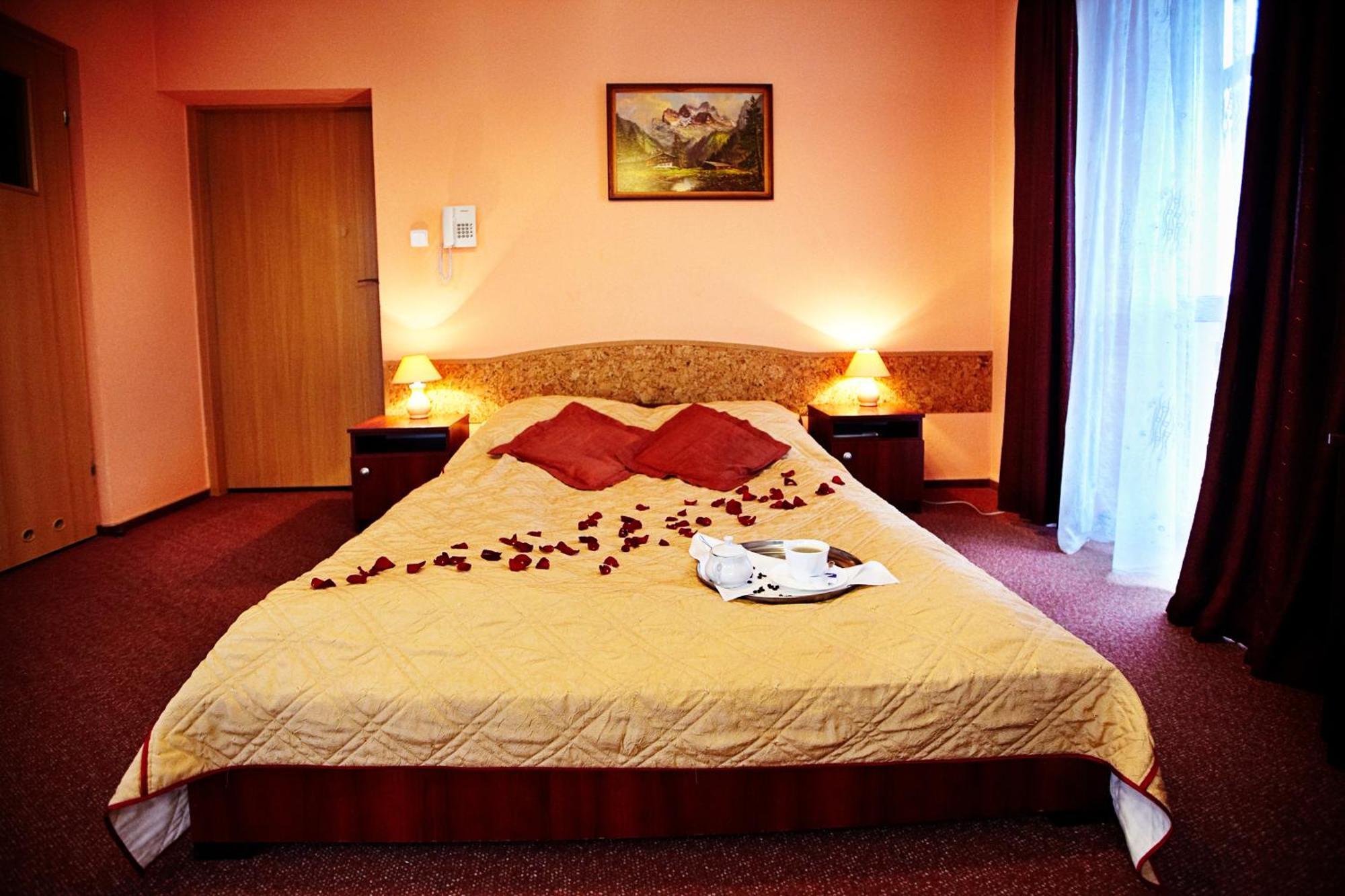 Hotel Dukat Бяла-Подляска Экстерьер фото