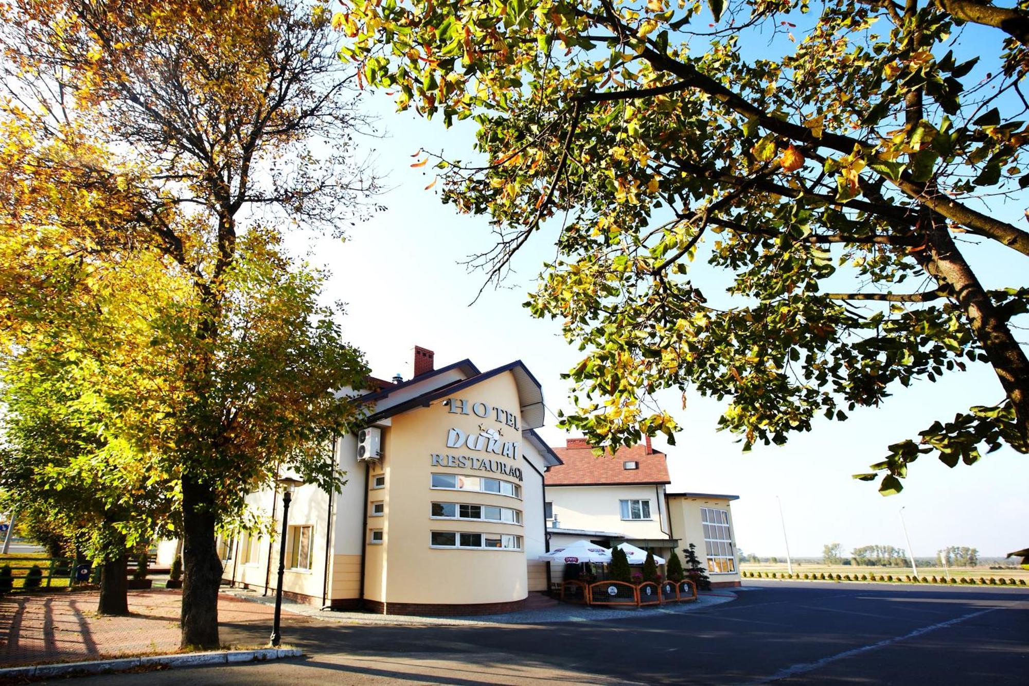 Hotel Dukat Бяла-Подляска Экстерьер фото
